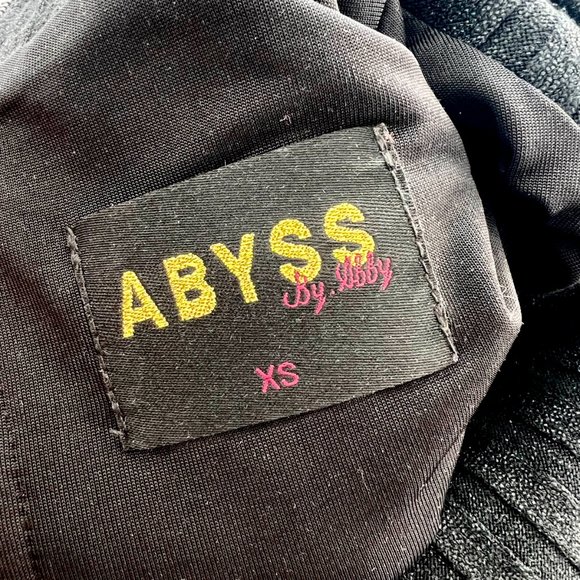 Abyss by Abby Fitted Black Dress - Picture 3 of 4